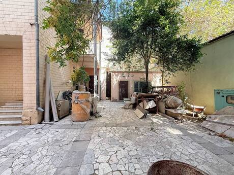 6 otaqlı həyət evi/bağ evi - Nərimanov r. - 300 m²