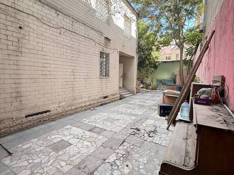 6 otaqlı həyət evi/bağ evi - Nərimanov r. - 300 m²