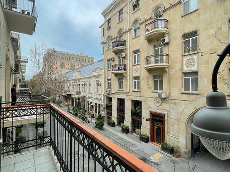 3 otaqlı köhnə tikili - Sahil m. - 140 m²