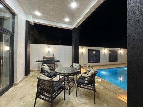 4 otaqlı həyət evi/bağ evi - Şüvəlan q. - 160 m²