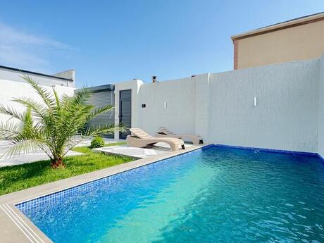 4 otaqlı həyət evi/bağ evi - Mərdəkan q. - 150 m²