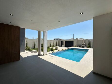 4 otaqlı həyət evi/bağ evi - Şüvəlan q. - 160 m²