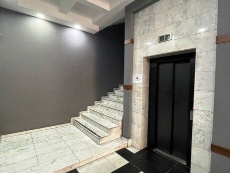 20 otaqlı ofis - İçəri Şəhər m. - 2000 m²