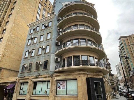 20 otaqlı ofis - İçəri Şəhər m. - 2000 m²