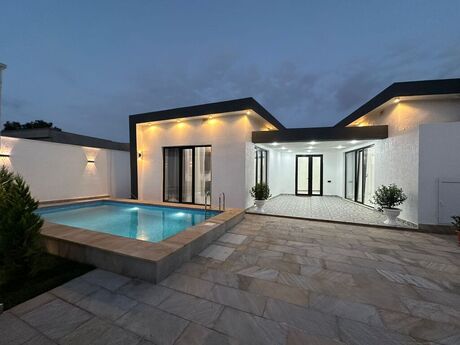 4 otaqlı həyət evi/bağ evi - Şüvəlan q. - 150 m²