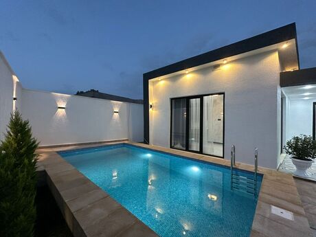 4 otaqlı həyət evi/bağ evi - Şüvəlan q. - 150 m²