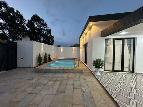 4 otaqlı həyət evi/bağ evi - Şüvəlan q. - 150 m²