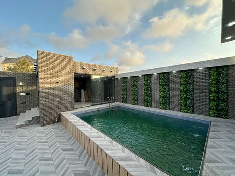 4 otaqlı həyət evi/bağ evi - Mərdəkan q. - 160 m²