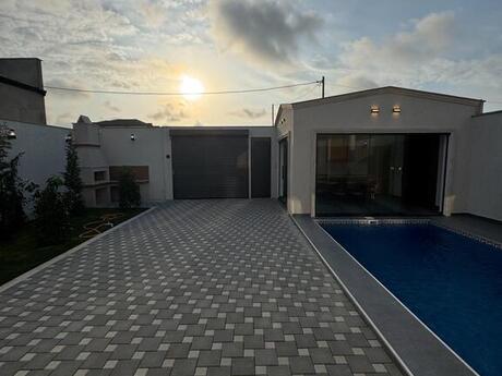 4 otaqlı həyət evi/bağ evi - Şüvəlan q. - 150 m²