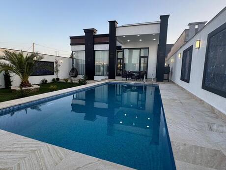 4 otaqlı həyət evi/bağ evi - Şüvəlan q. - 160 m²
