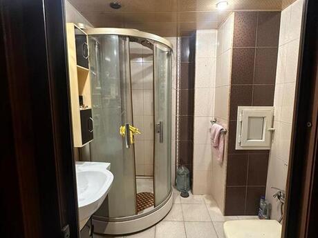 3 otaqlı köhnə tikili - İnşaatçılar m. - 80 m²