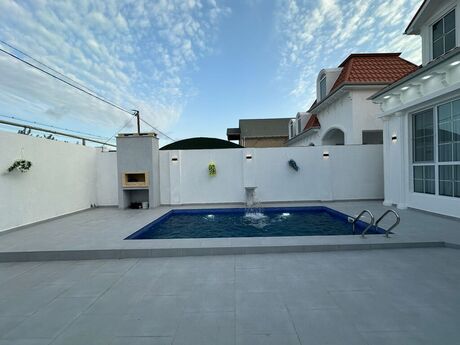 4 otaqlı həyət evi/bağ evi - Buzovna q. - 140 m²