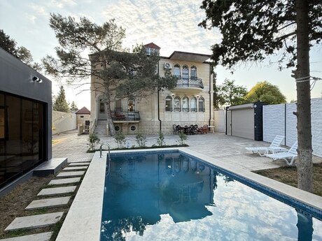 6 otaqlı həyət evi/bağ evi - Şüvəlan q. - 280 m²