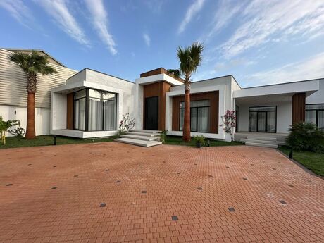 5 otaqlı həyət evi/bağ evi - Mərdəkan q. - 240 m²