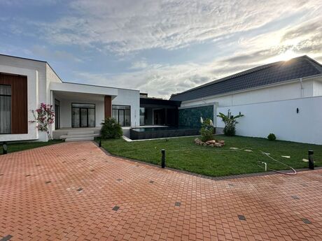 5 otaqlı həyət evi/bağ evi - Mərdəkan q. - 240 m²