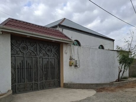 Satılır 3 otaqlı həyət evi/bağ evi 110 m², Savalan q.