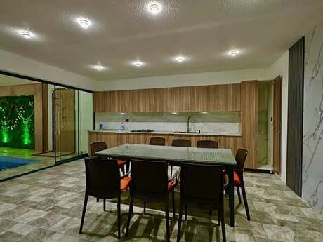 4 otaqlı həyət evi/bağ evi - Şüvəlan q. - 160 m²