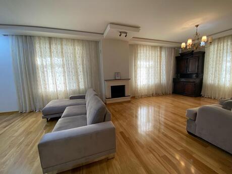 8 otaqlı həyət evi/bağ evi - Gənclik m. - 367 m²