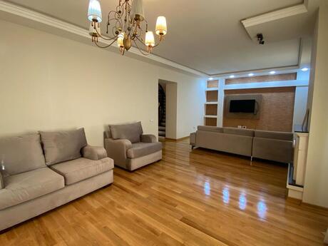 8 otaqlı həyət evi/bağ evi - Gənclik m. - 367 m²