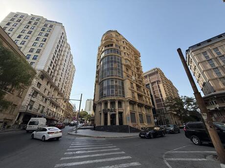 Объявление №5506680 - Баку, м. Ичеришехер, 450 м²