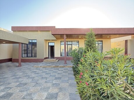 4 otaqlı həyət evi/bağ evi - Şüvəlan q. - 160 m²