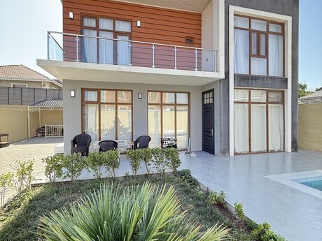 5 otaqlı həyət evi/bağ evi - Binə q. - 180 m²