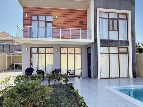 5 otaqlı həyət evi/bağ evi - Binə q. - 180 m²