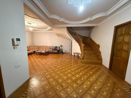 8 otaqlı həyət evi/bağ evi - Nəsimi m. - 700 m²