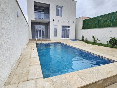 4 otaqlı həyət evi/bağ evi - Şüvəlan q. - 200 m²