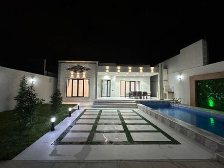 4 otaqlı həyət evi/bağ evi - Şüvəlan q. - 160 m²