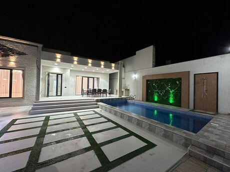 4 otaqlı həyət evi/bağ evi - Şüvəlan q. - 160 m²