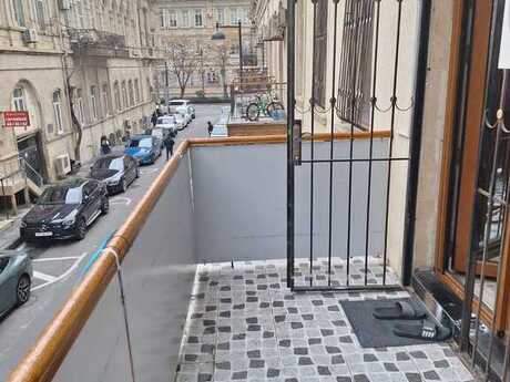 4 otaqlı köhnə tikili - İçəri Şəhər m. - 185 m²