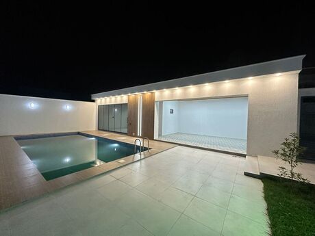 5 otaqlı həyət evi/bağ evi - Şüvəlan q. - 220 m²