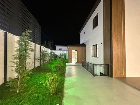 5 otaqlı həyət evi/bağ evi - Şüvəlan q. - 220 m²