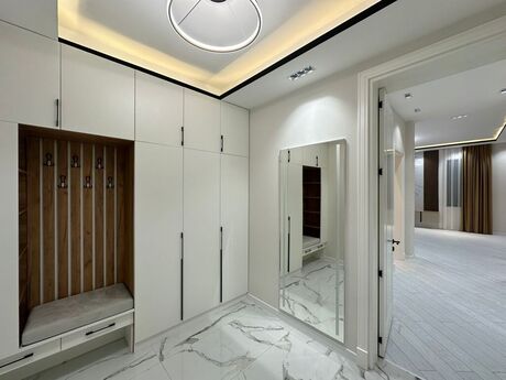 5 otaqlı həyət evi/bağ evi - Şüvəlan q. - 220 m²
