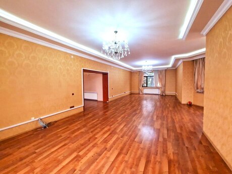 15 otaqlı ofis - Badamdar q. - 700 m²