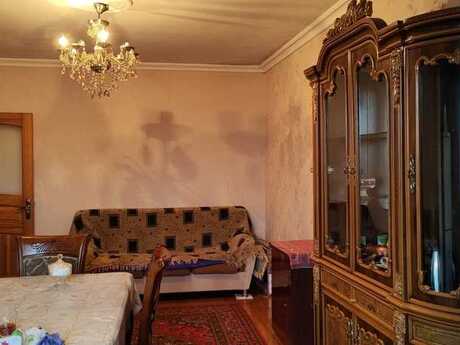 3 otaqlı köhnə tikili - Bakıxanov q. - 85 m²