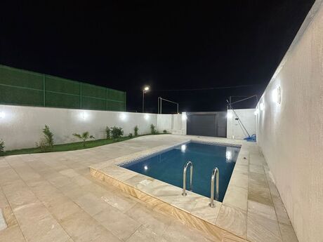 5 otaqlı həyət evi/bağ evi - Şüvəlan q. - 180 m²