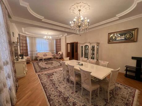 5 otaqlı həyət evi/bağ evi - Biləcəri q. - 240 m²