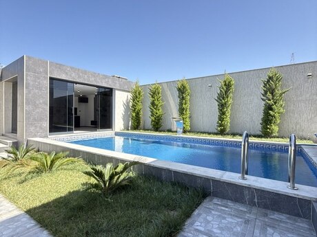 4 otaqlı həyət evi/bağ evi - Mərdəkan q. - 170 m²