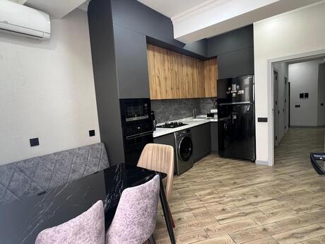 3-комн. новостройка - Ясамальский р. - 150 м²