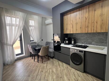3-комн. новостройка - Ясамальский р. - 150 м²