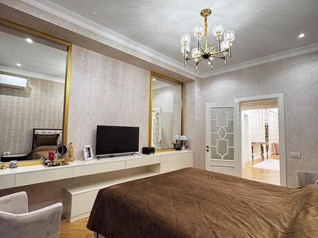 4 otaqlı yeni tikili - 28 May m. - 265 m²