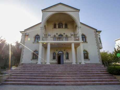 8 otaqlı həyət evi/bağ evi - Badamdar q. - 368 m²