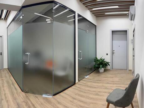 4-комн. офис - м. Элмляр Академиясы - 100 м²