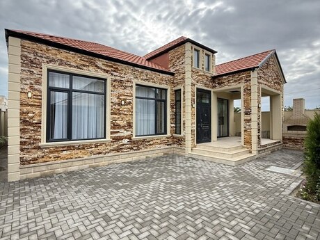 4 otaqlı həyət evi/bağ evi - Buzovna q. - 140 m²