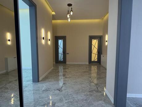 5 otaqlı həyət evi/bağ evi - Mərdəkan q. - 210 m²