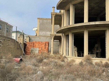 7 otaqlı həyət evi/bağ evi - Badamdar q. - 700 m²