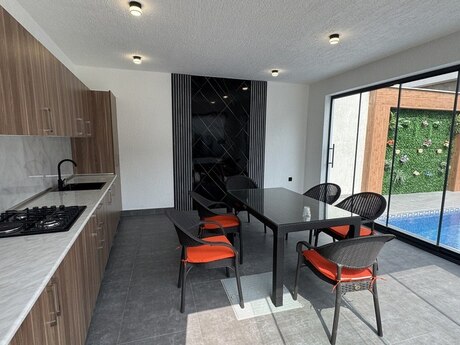 4 otaqlı həyət evi/bağ evi - Şüvəlan q. - 150 m²