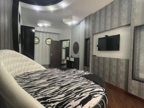 3 otaqlı yeni tikili - 8 Noyabr m. - 158 m²